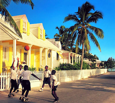 Auf Harbour Island  Bahamas Tourist Office