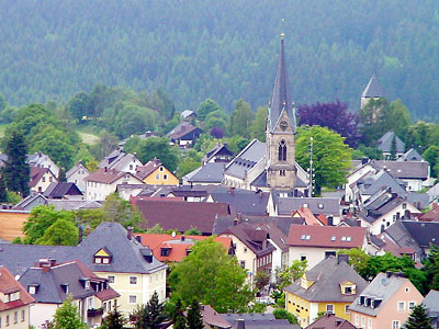 Blick auf Bischofsgrn    www.bayern-fichtelgebirge.de