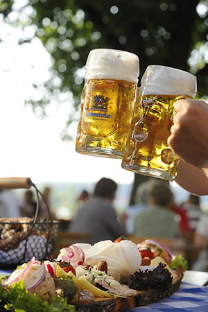 Bayerische Seen - Im Biergarten - Bildquelle: BAYERN TOURISMUS Marketing GmbH