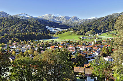Oberbayern - Bayerische Alpen - Blick auf Schliersee und die Berge - Bildquelle: BAYERN TOURISMUS Marketing GmbH