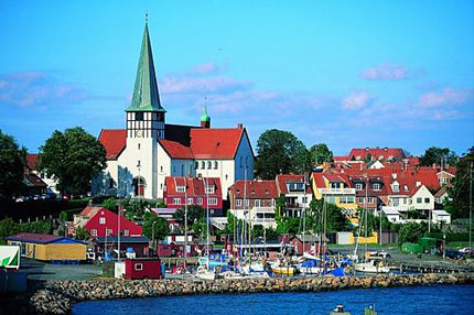 Bornholm - Hafen und Kirche von Rönne - Bildquelle: VisitDenmark / Thomas Nykrog