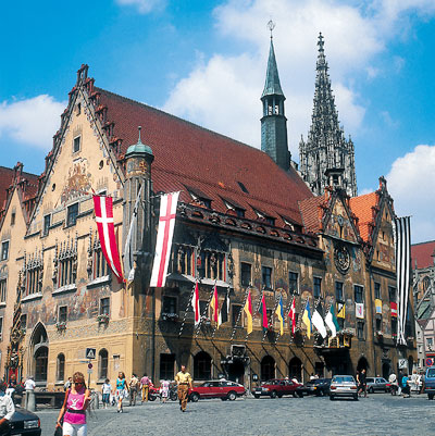 Ulm - Historisches Rathaus Ulm (1370) - Bildquelle: Tourismus-Marketing GmbH Baden-Württemberg