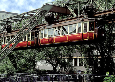 Bergisches Land - Wuppertal - Schwebebahn - Kaiserwagen -  Foto: Medienzentrum Wuppertal