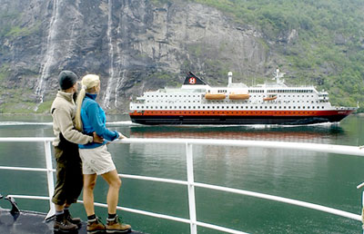 Norwegen - © Innovation Norway - Hurtigruten - Geirangerfjord - Foto: Christian Houge